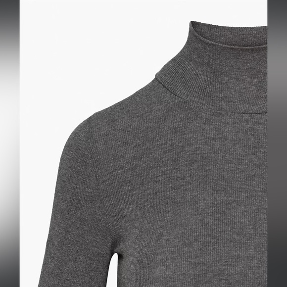 Black Wilfred Turtleneck - Small - Picture 3 of 5